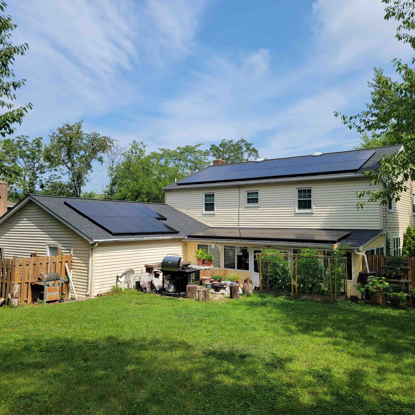 Four Reasons To Install Solar Panels Before The Holidays